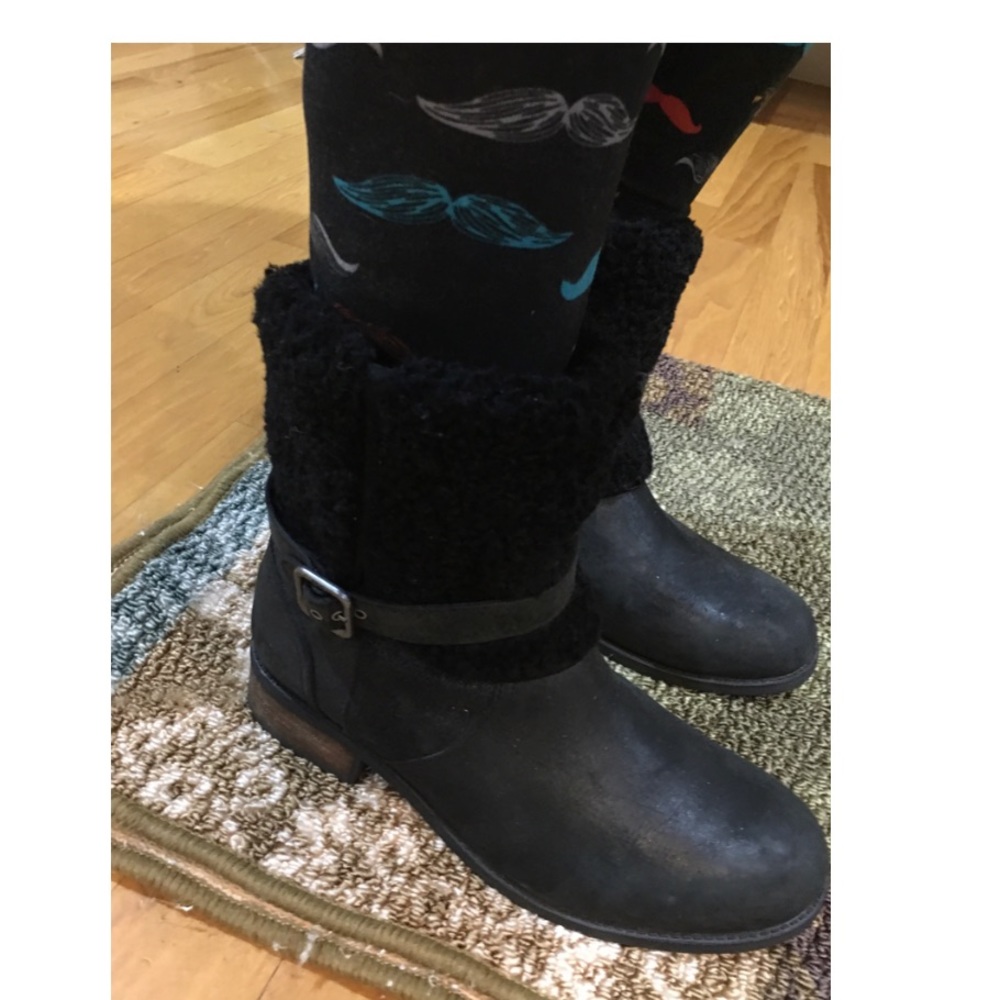 Women’s black Ugg Blayre II boots sz 10 worn 3-4x